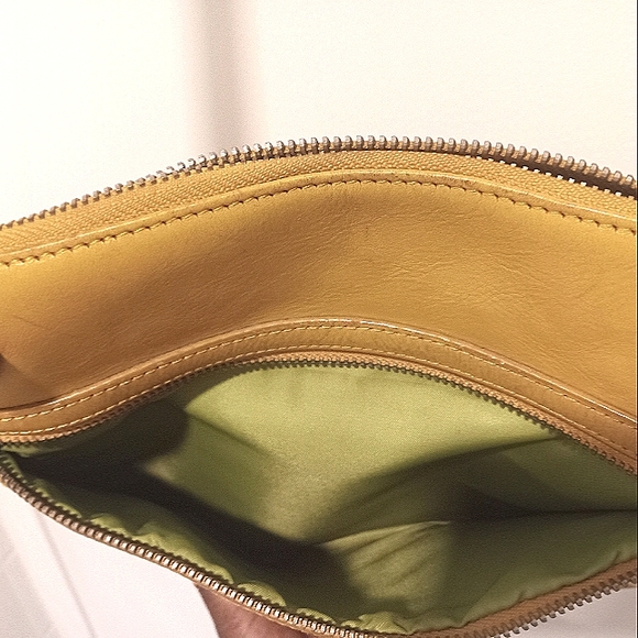 Danier Leather Mustard Yellow Crossbody Purse - Picture 4 of 5